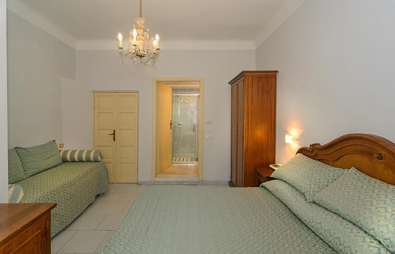 Poseidon Hotel 3*
